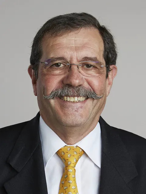 Portrait of physicist Alain Aspect